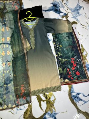 3 Pcs Girl's Arabic Lawn Printed Co-ord Set