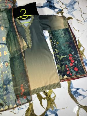 3 Pcs Girl's Arabic Lawn Printed Co-ord Set